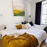 Central Georgian Plymouth 2 Bedroom Apartment - Private Parking - By Habita Property