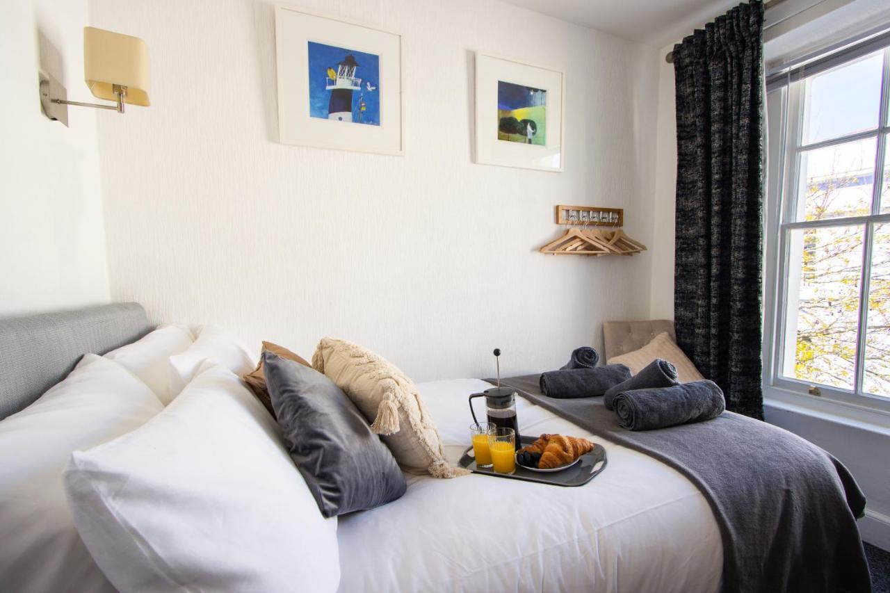 Central Georgian 2 Bedroom - Private Parking - By Habita Property Apartment *
